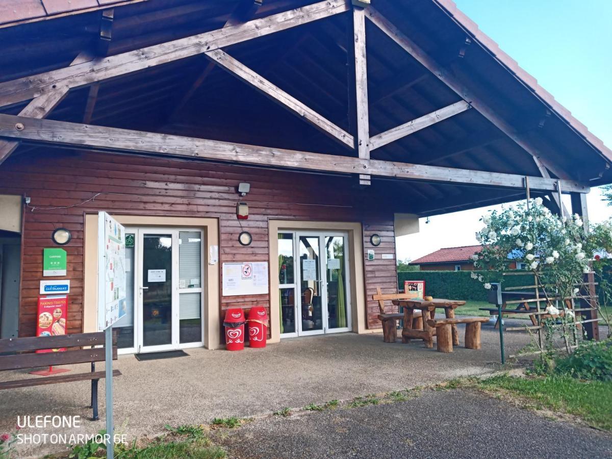 Camping Les Hirondelles Bourg-Sainte-Marie Luaran gambar