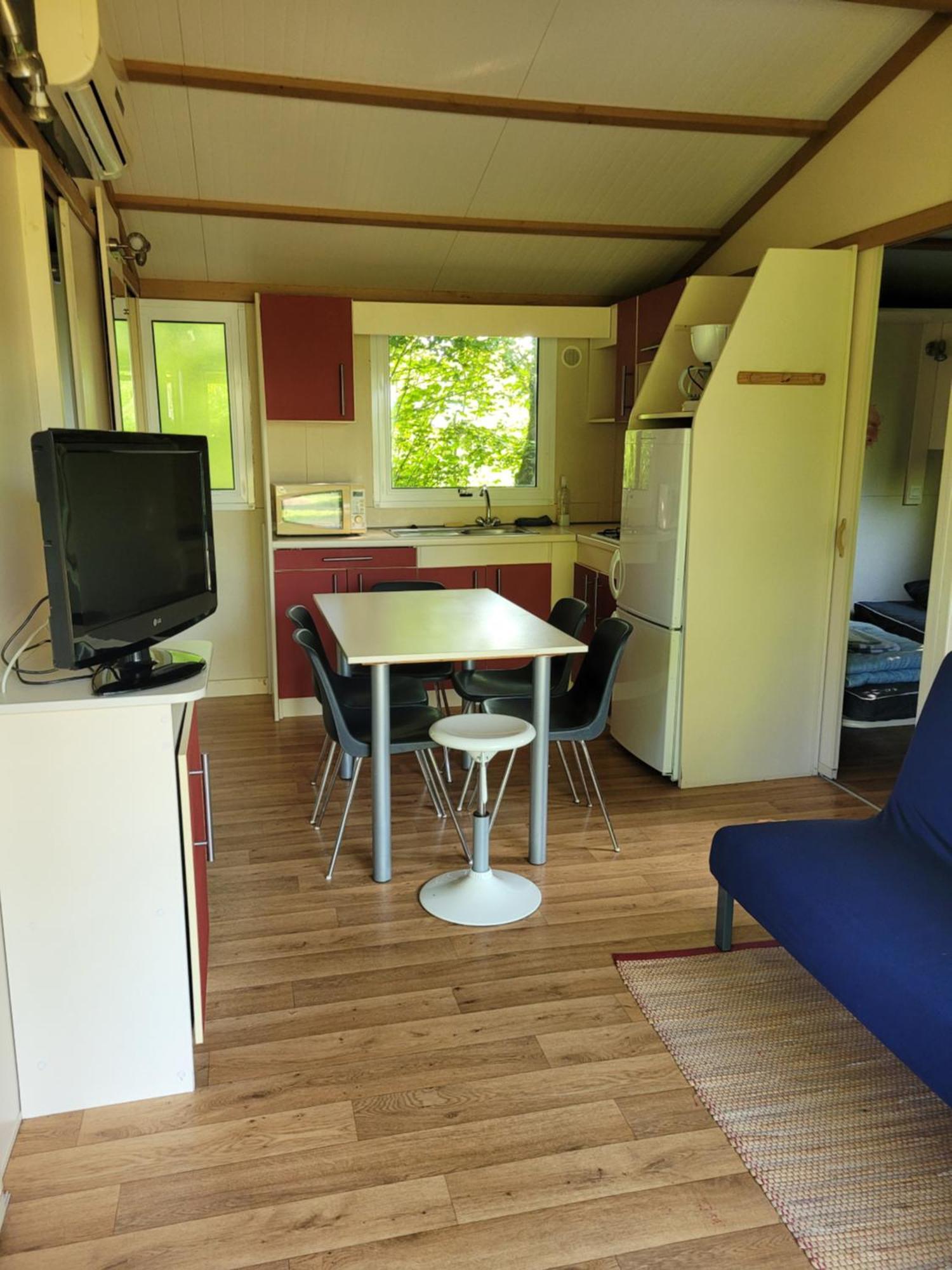 Camping Les Hirondelles Bourg-Sainte-Marie Luaran gambar