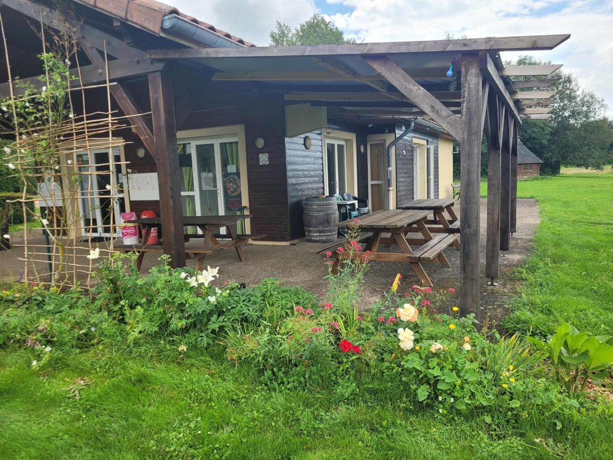 Camping Les Hirondelles Bourg-Sainte-Marie Luaran gambar