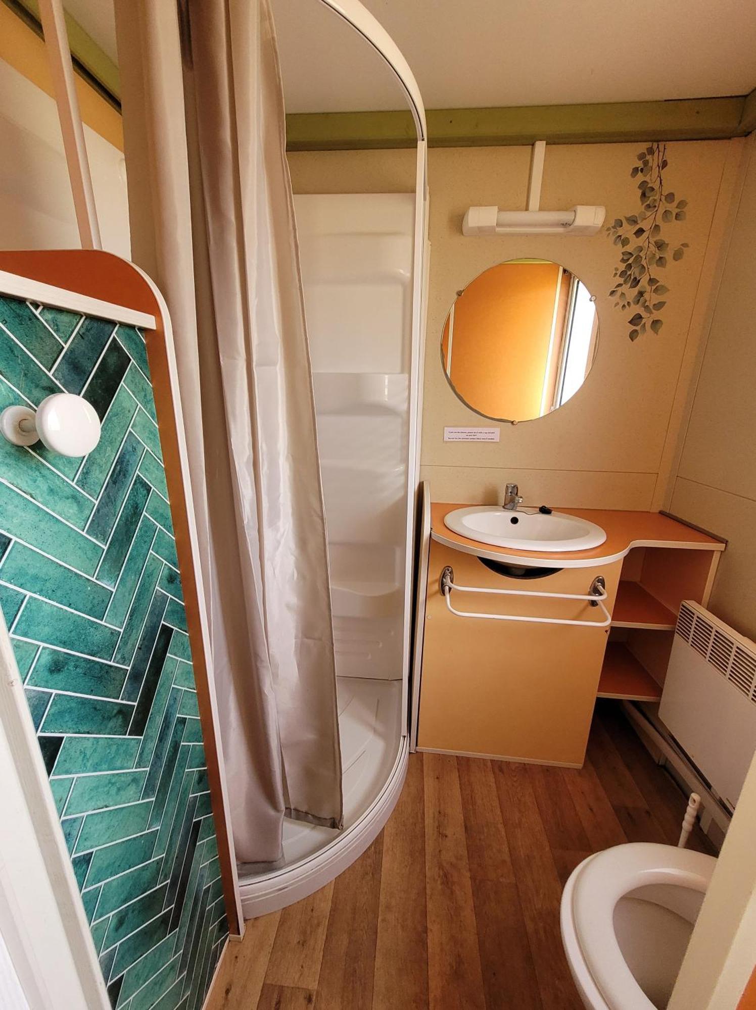 Camping Les Hirondelles Bourg-Sainte-Marie Luaran gambar